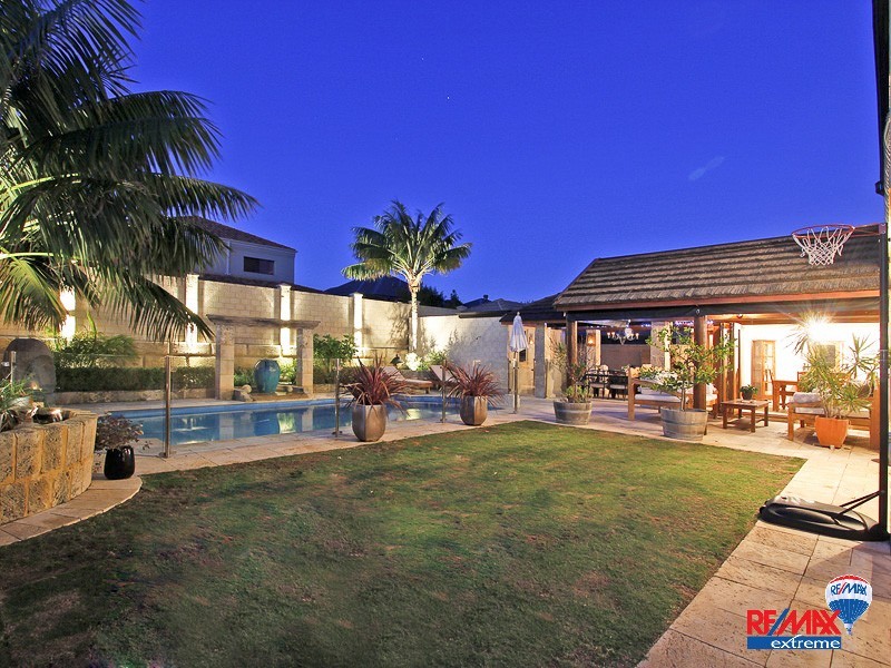 217 Flinders Ave, Hillarys WA 6025