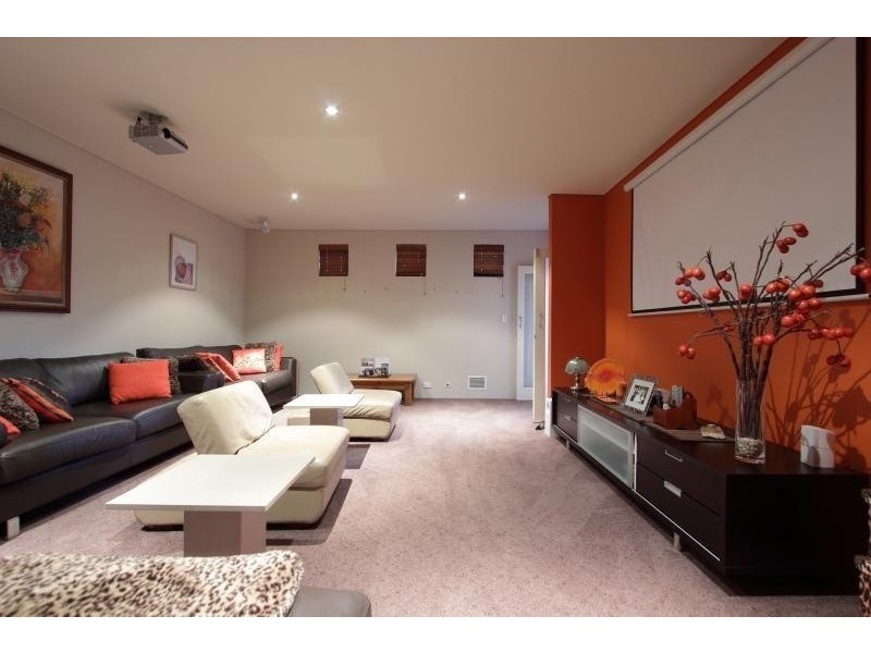 12 Lyssos Street, Tapping WA 6065
