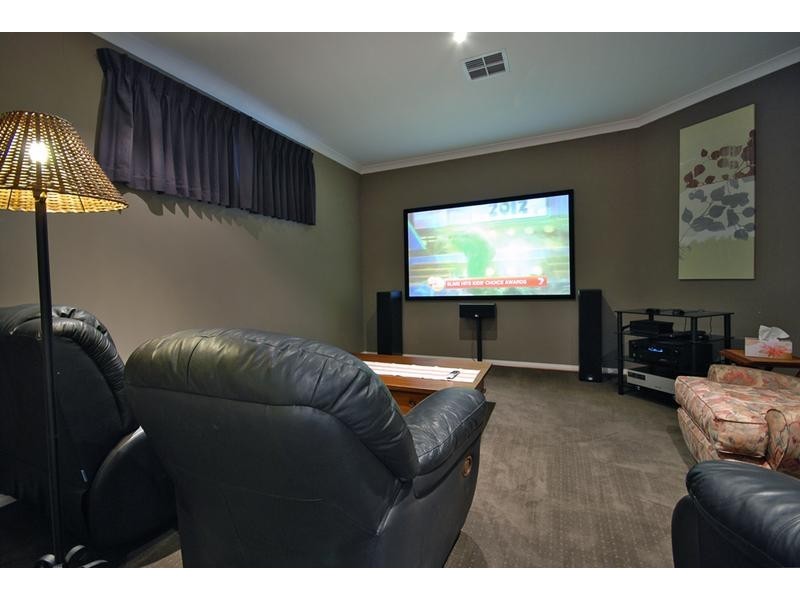 24 Litchfield Crescent, Carramar WA 6031