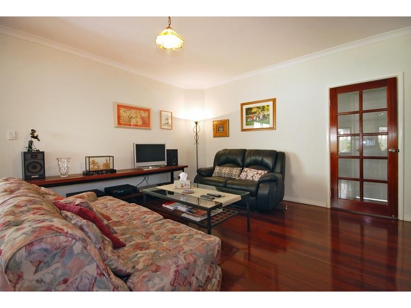 24 Litchfield Crescent, Carramar WA 6031