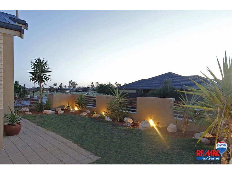 42 Ammanford Crescent, Butler WA 6036