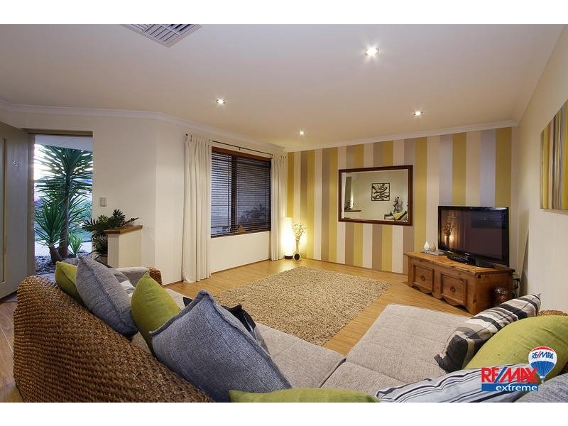 42 Ammanford Crescent, Butler WA 6036