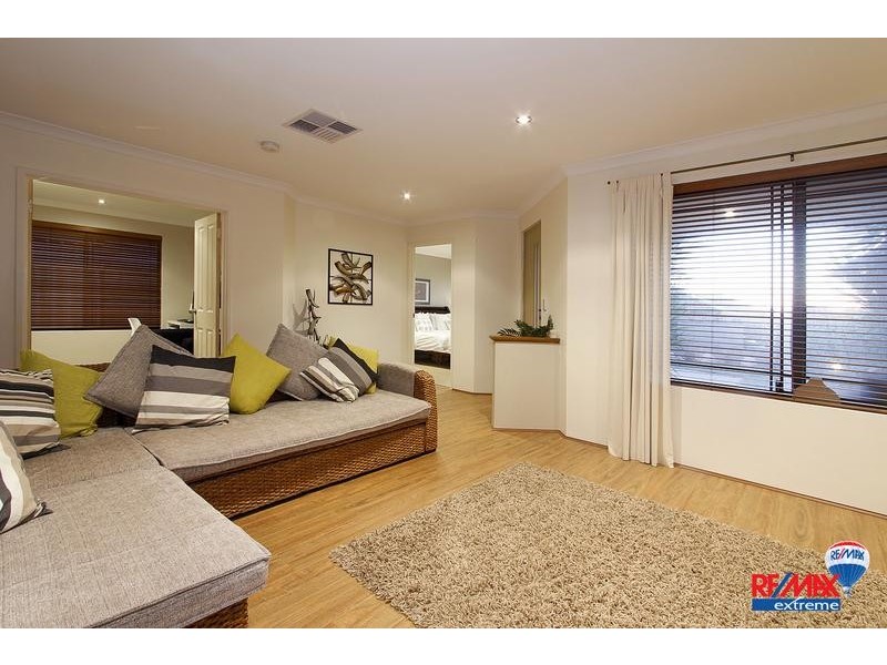 42 Ammanford Crescent, Butler WA 6036