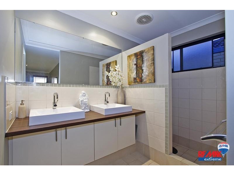 42 Ammanford Crescent, Butler WA 6036