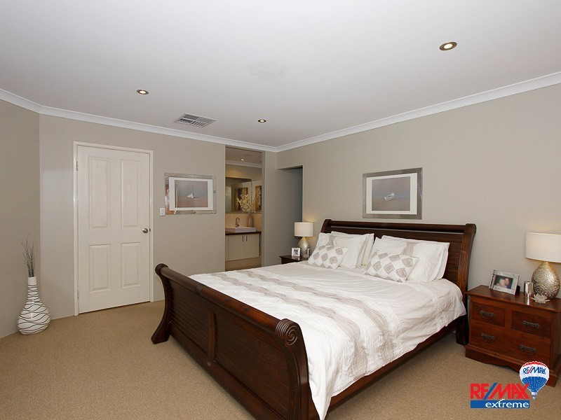 42 Ammanford Crescent, Butler WA 6036