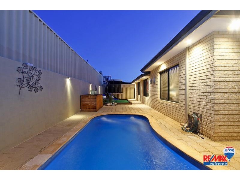 42 Ammanford Crescent, Butler WA 6036