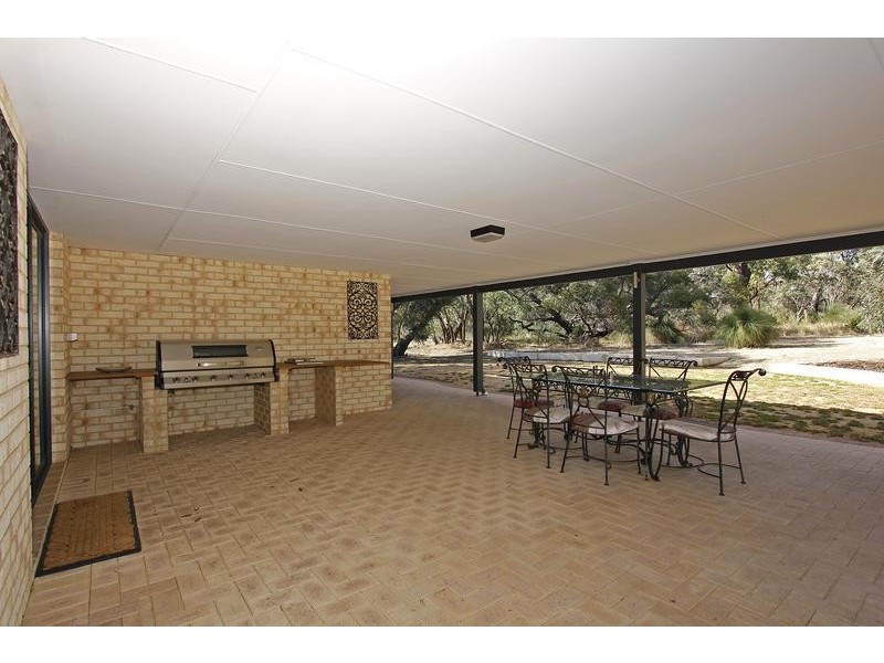 72 Bushwood Follow, Two Rocks WA 6037