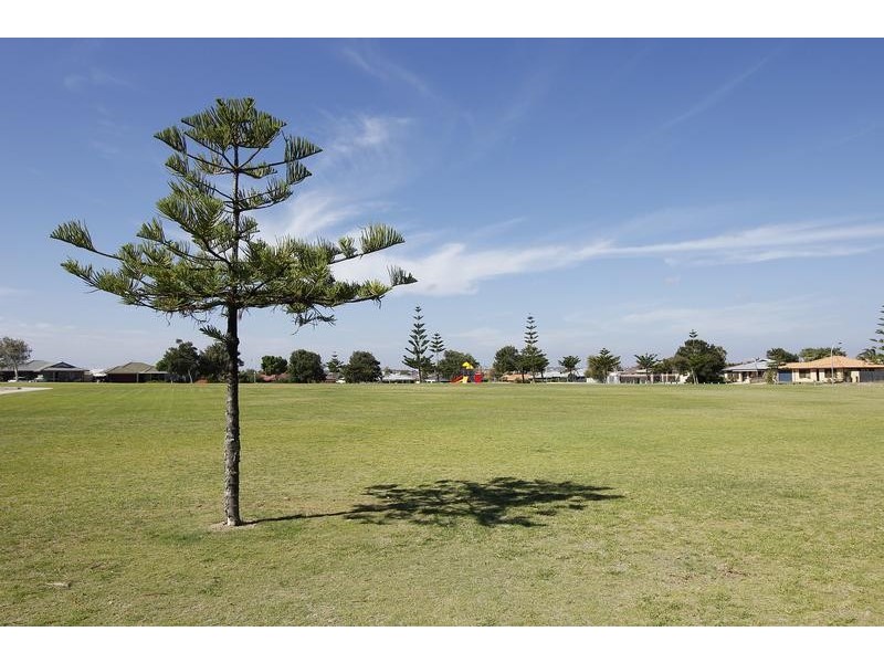 4 McCoy Place, Quinns Rocks WA 6030