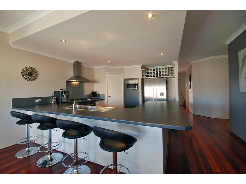 25 Cairo Way, Wanneroo WA 6065