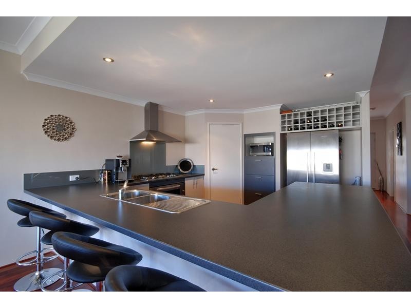 25 Cairo Way, Wanneroo WA 6065