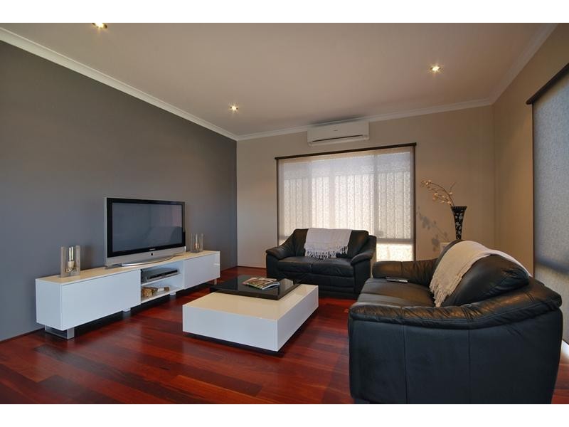 25 Cairo Way, Wanneroo WA 6065