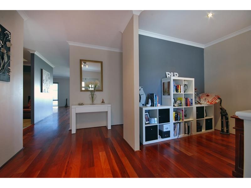 25 Cairo Way, Wanneroo WA 6065