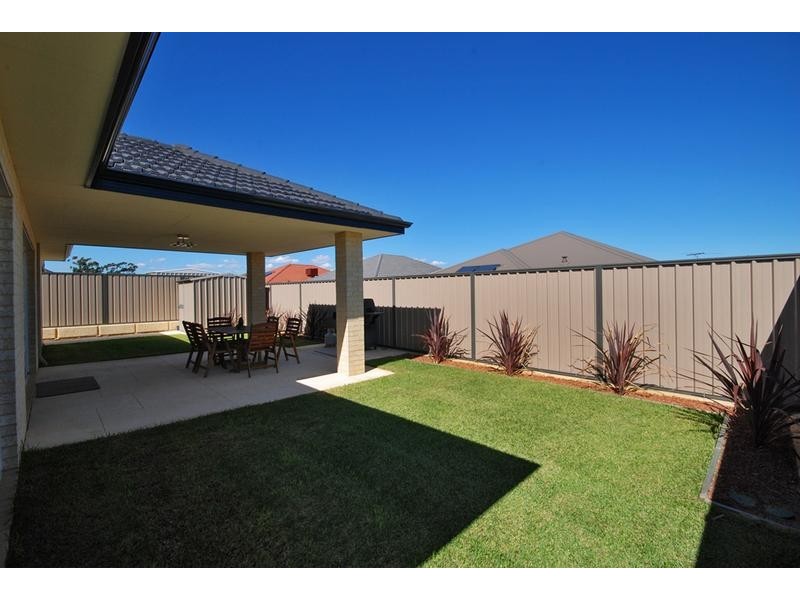 25 Cairo Way, Wanneroo WA 6065
