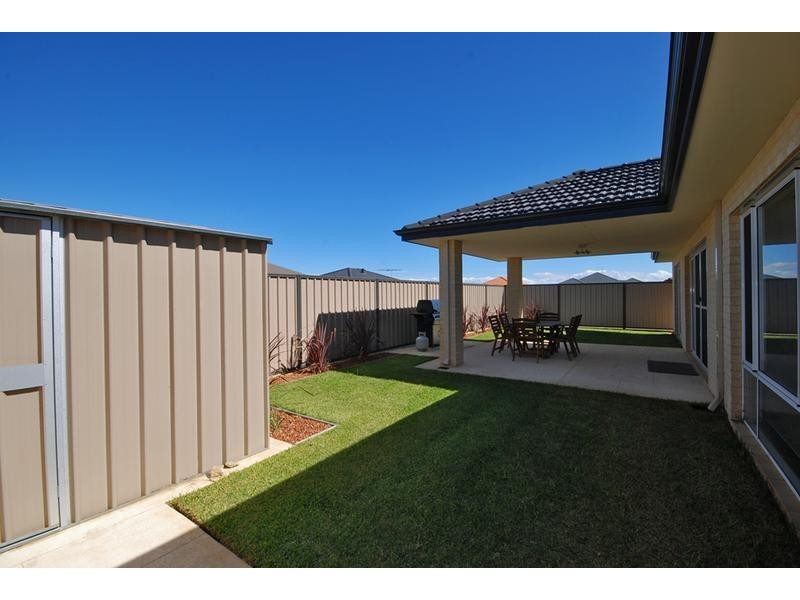 25 Cairo Way, Wanneroo WA 6065