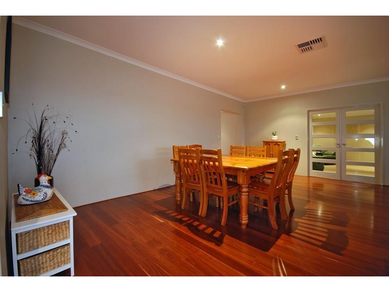 4 Zeppelin Way, Tapping WA 6065