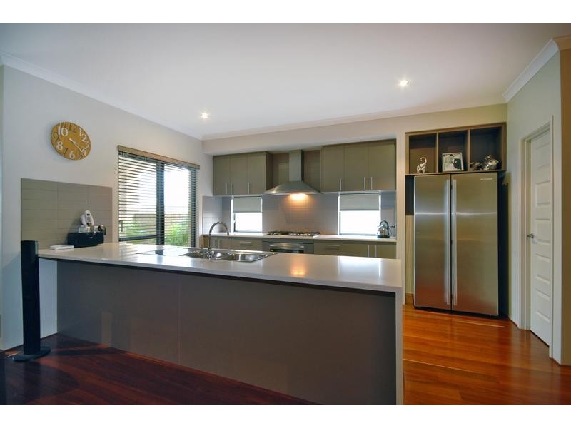 4 Zeppelin Way, Tapping WA 6065