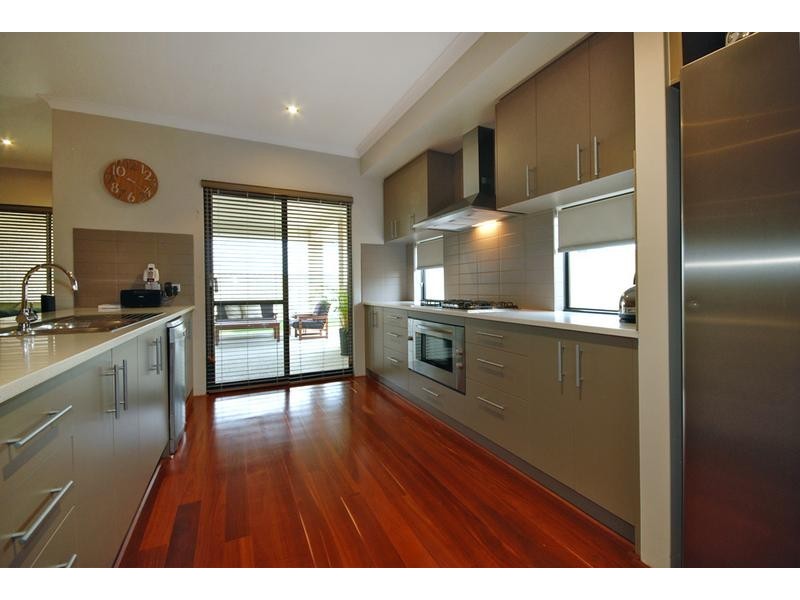 4 Zeppelin Way, Tapping WA 6065