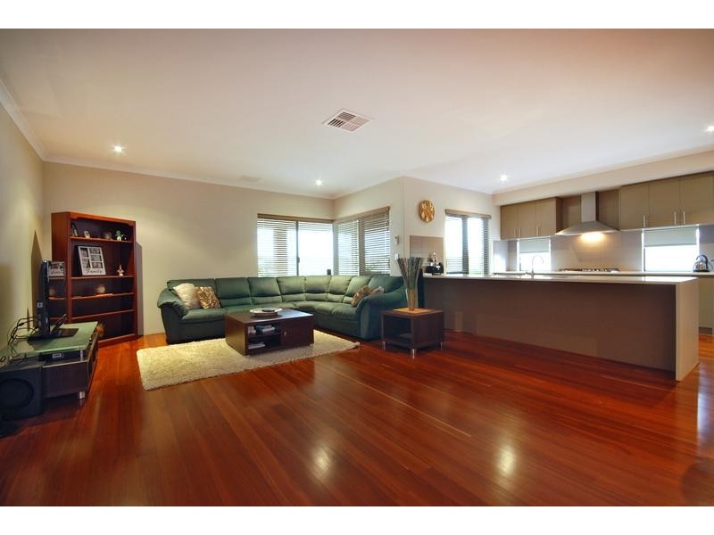 4 Zeppelin Way, Tapping WA 6065