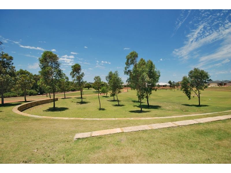 4 Zeppelin Way, Tapping WA 6065