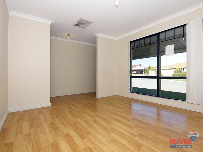 29 Serpentine Gardens, Clarkson WA 6030