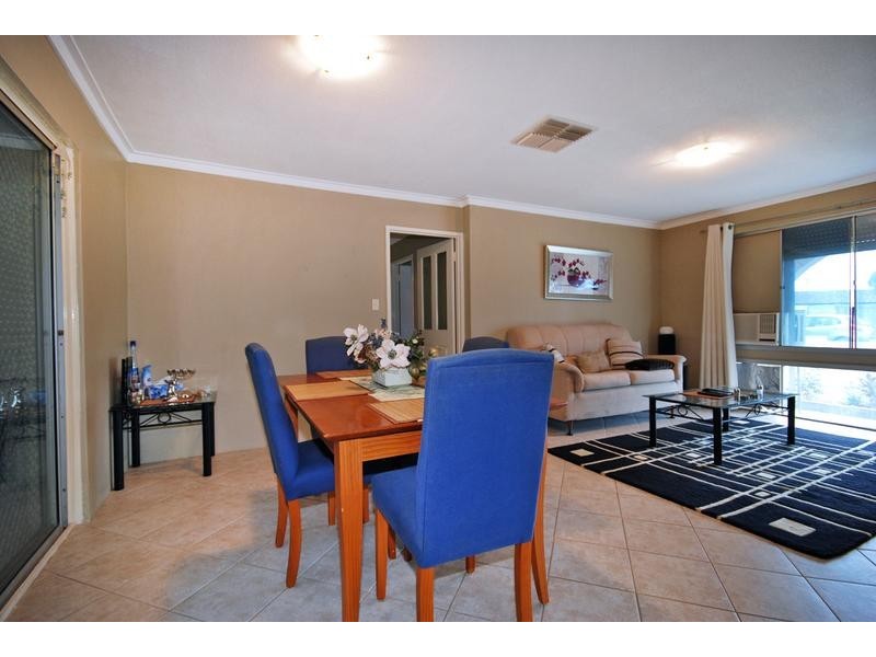 25 Whitfield Drive, Two Rocks WA 6037