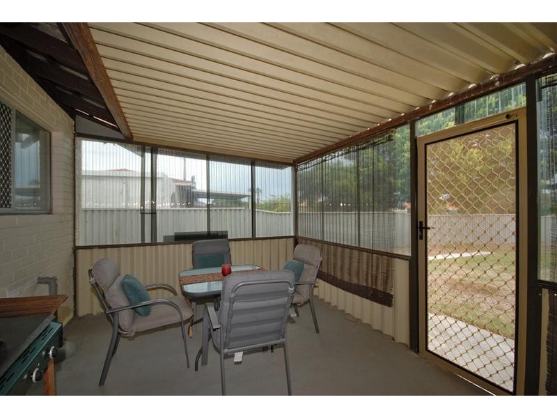 25 Whitfield Drive, Two Rocks WA 6037