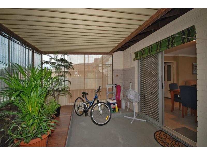 25 Whitfield Drive, Two Rocks WA 6037