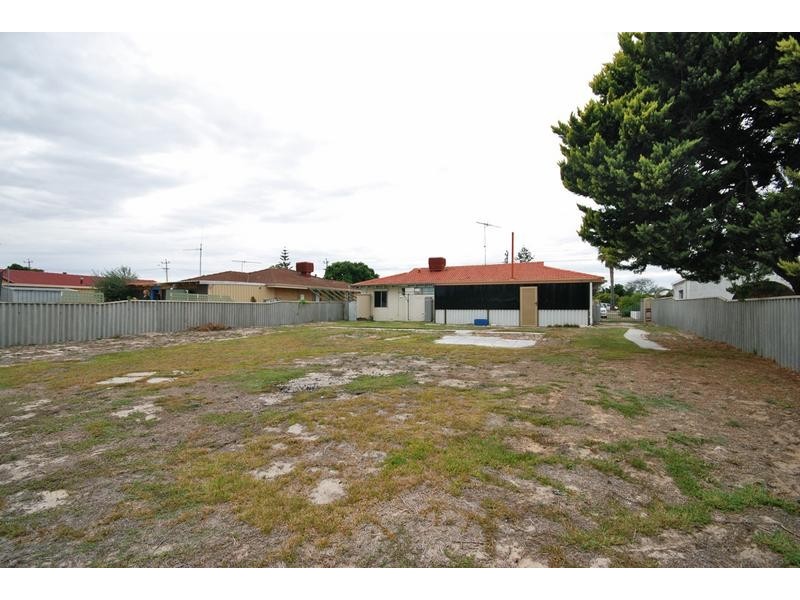 25 Whitfield Drive, Two Rocks WA 6037