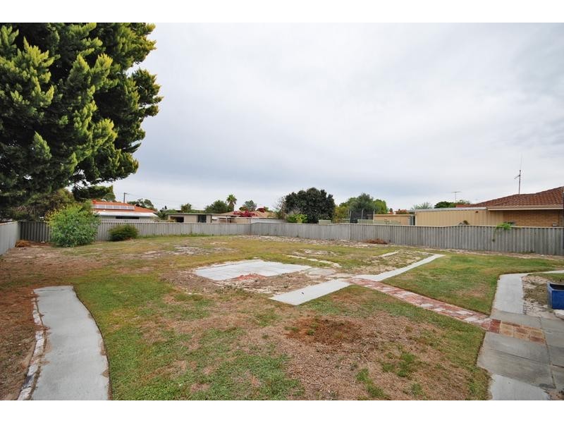 25 Whitfield Drive, Two Rocks WA 6037