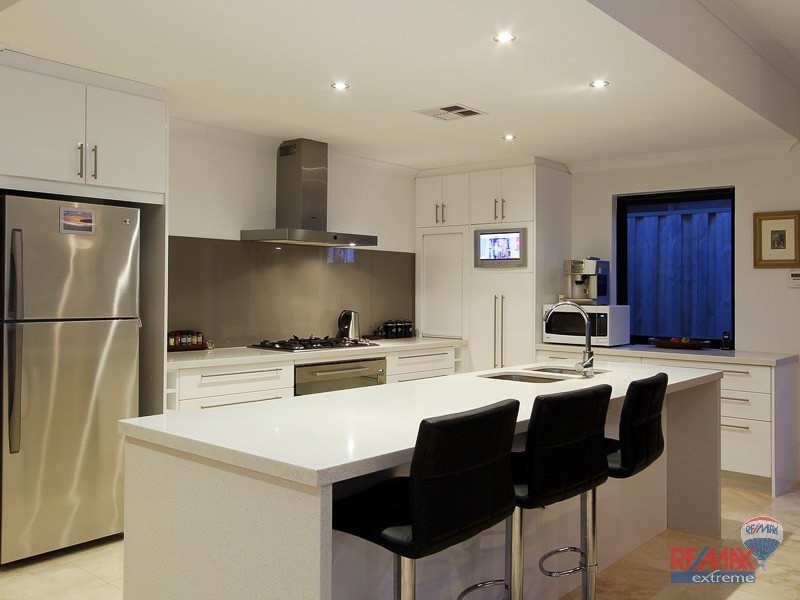 27 Acapulco Way, Quinns Rocks WA 6030