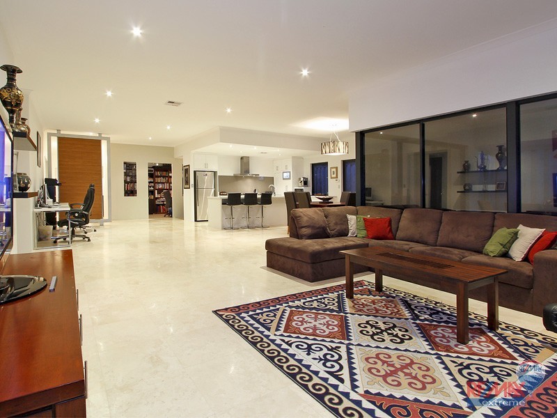 27 Acapulco Way, Quinns Rocks WA 6030