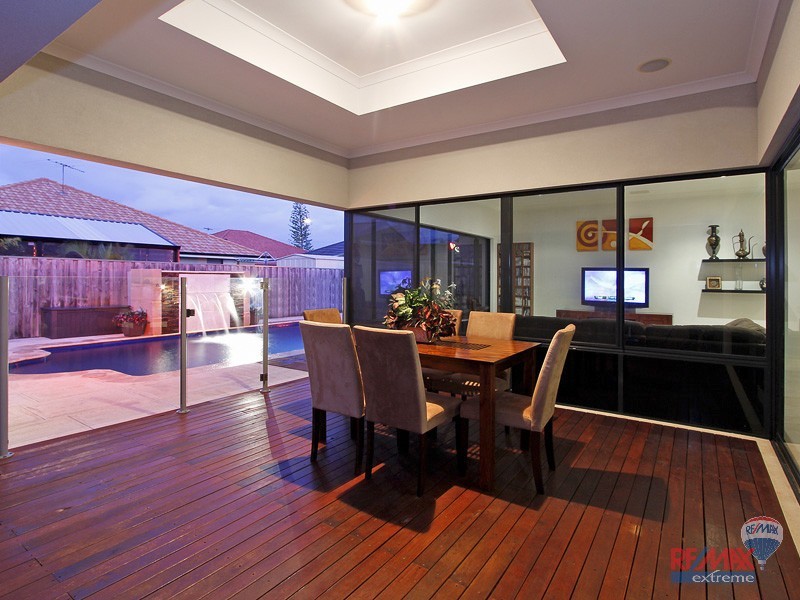 27 Acapulco Way, Quinns Rocks WA 6030