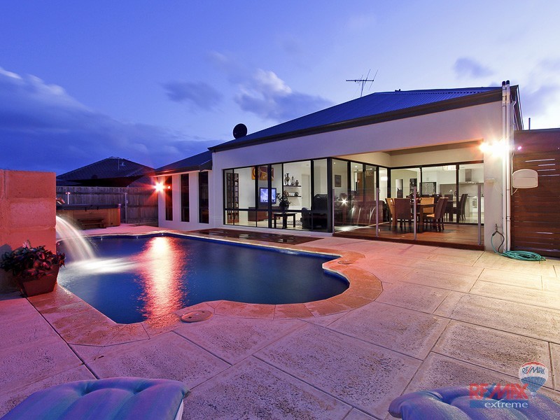27 Acapulco Way, Quinns Rocks WA 6030