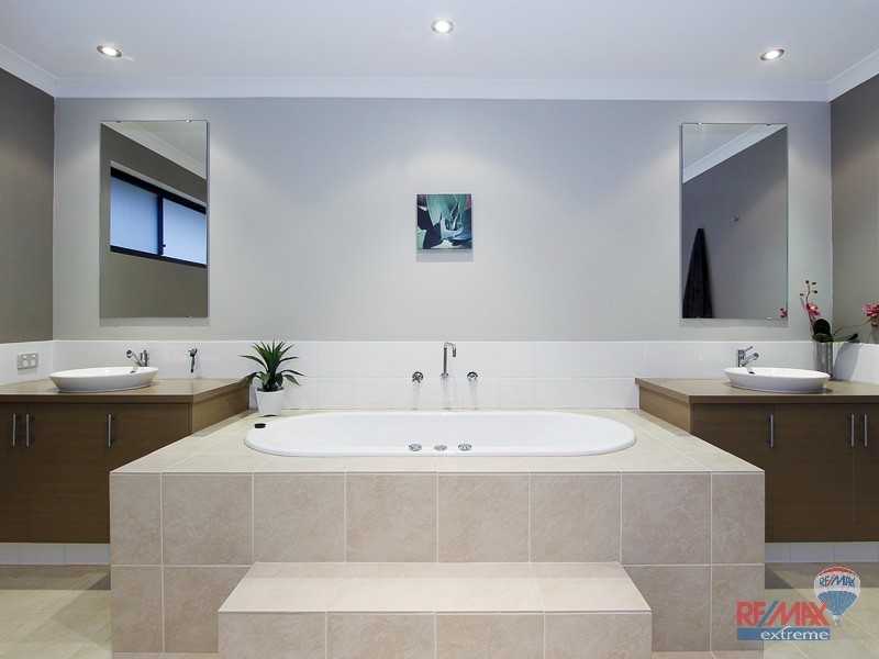 27 Acapulco Way, Quinns Rocks WA 6030