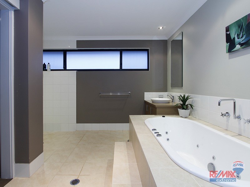 27 Acapulco Way, Quinns Rocks WA 6030