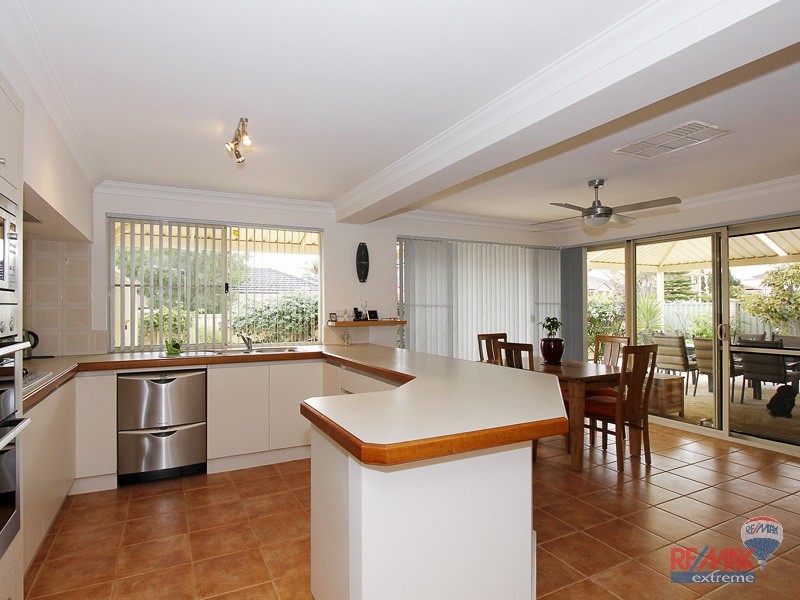 8 Cumberland Drive, Hillarys WA 6025