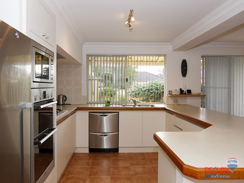 8 Cumberland Drive, Hillarys WA 6025