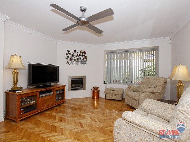 8 Cumberland Drive, Hillarys WA 6025