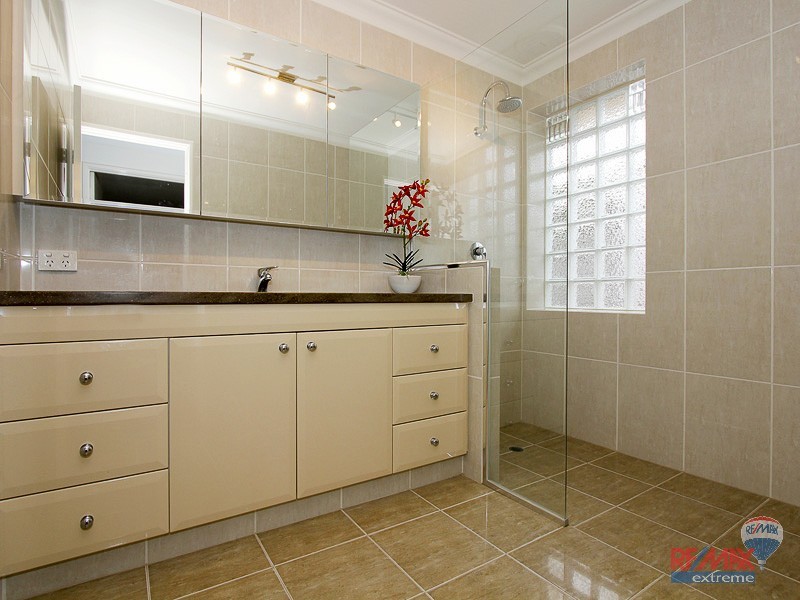 8 Cumberland Drive, Hillarys WA 6025