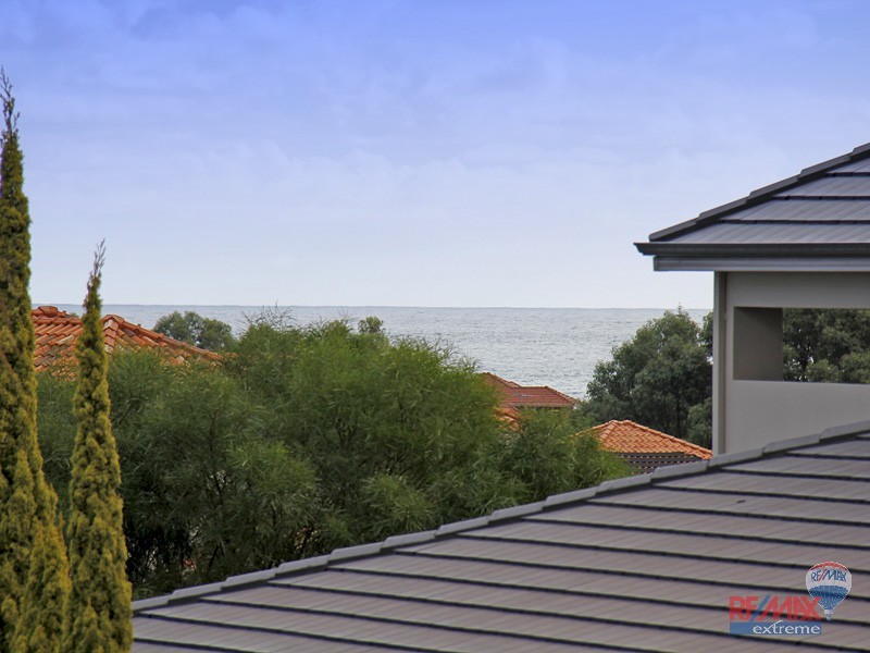 8 Cumberland Drive, Hillarys WA 6025