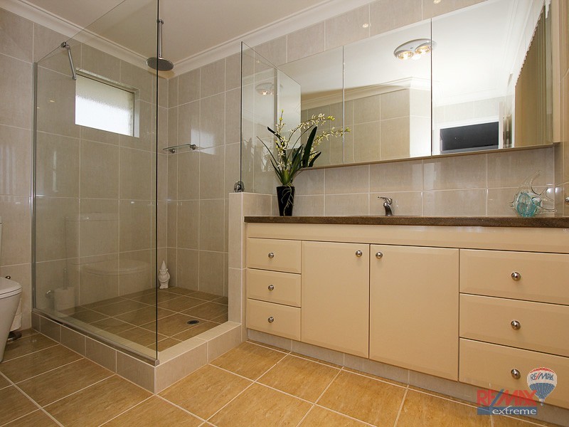 8 Cumberland Drive, Hillarys WA 6025