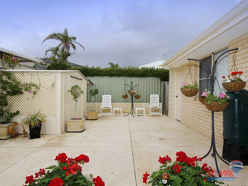 8 Cumberland Drive, Hillarys WA 6025