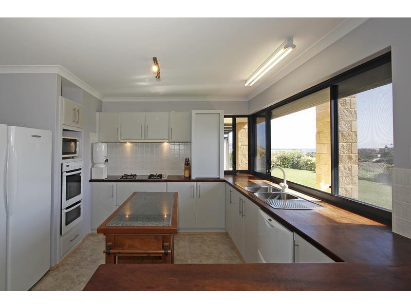 10 Brodia Place, Two Rocks WA 6037