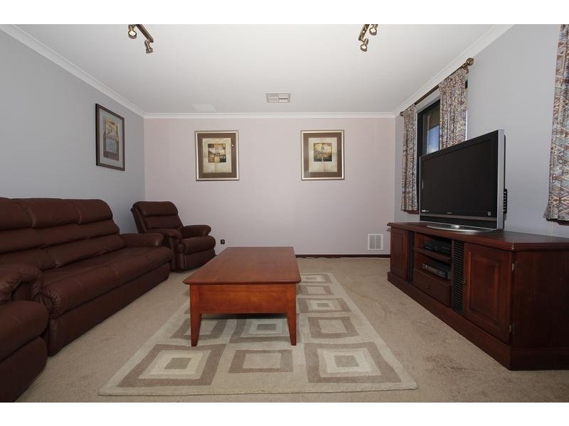 10 Brodia Place, Two Rocks WA 6037