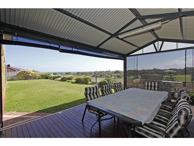 10 Brodia Place, Two Rocks WA 6037