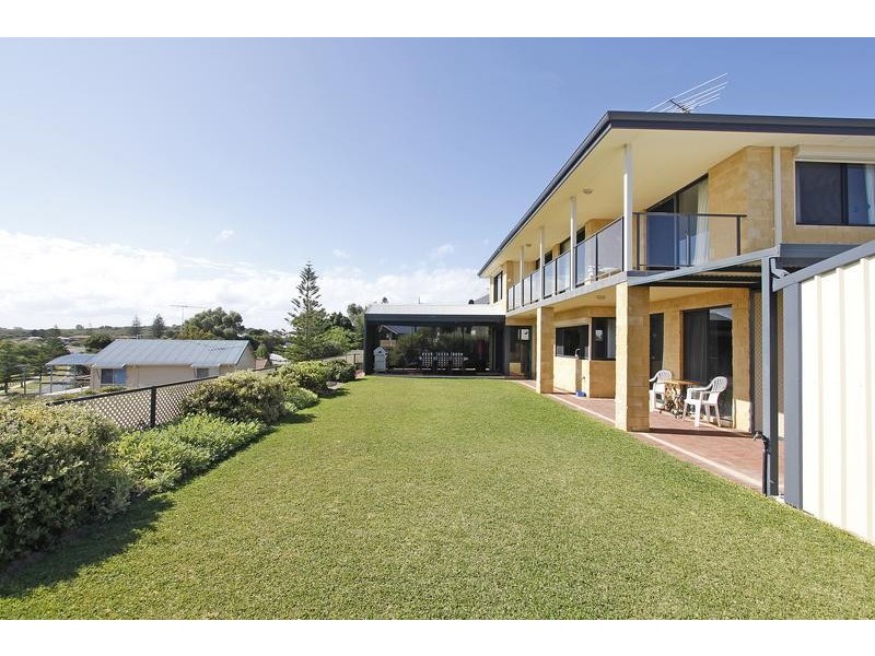 10 Brodia Place, Two Rocks WA 6037