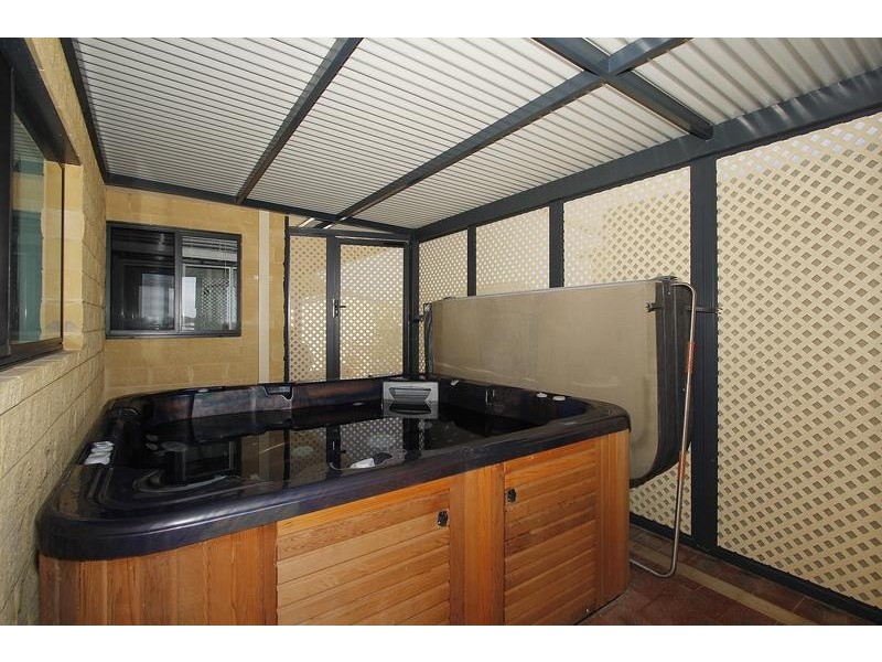 10 Brodia Place, Two Rocks WA 6037