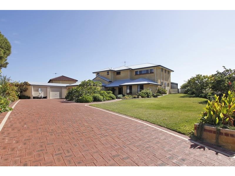 10 Brodia Place, Two Rocks WA 6037