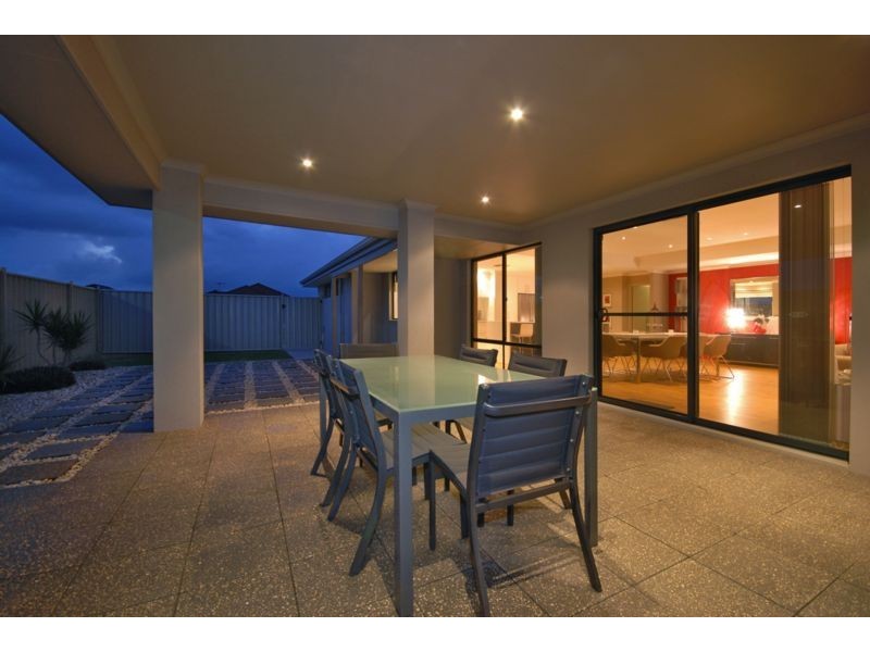 122 Ashley Road, Tapping WA 6065