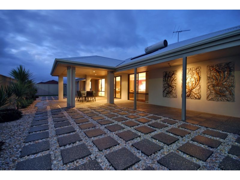 122 Ashley Road, Tapping WA 6065